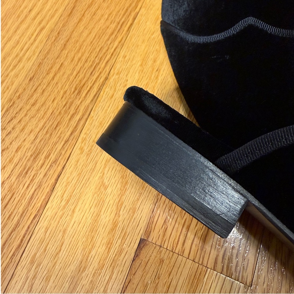 The Office of Angela Scott Adelaide Velvet Mule NWOT - Picture 11 of 11
